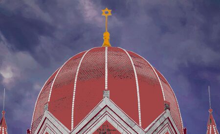 Farblich verfremdete Kuppel einer Synagoge