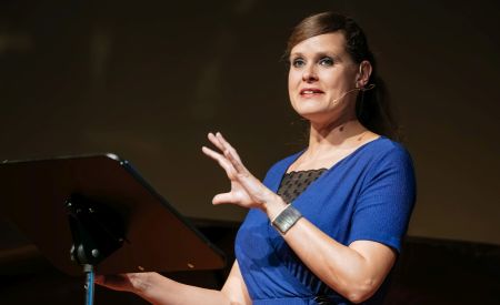 Jasmin Bachmann las in der Liederhalle