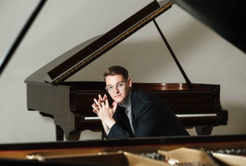 Der Pianist Maximilian Schairer