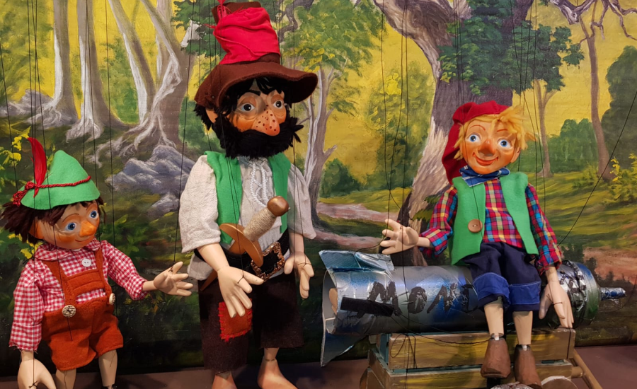 Die Puppen von Cinderellas und Strombolis Marionettentheater: Seppl, der Räuber Hotzenplotz, Kasperl