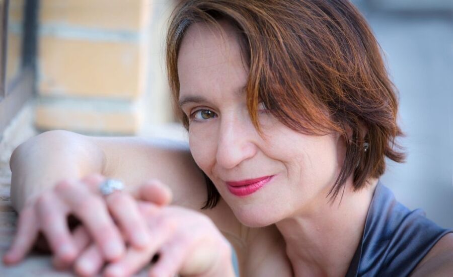 Portraitfoto der Pianistin Stephanie Knauer