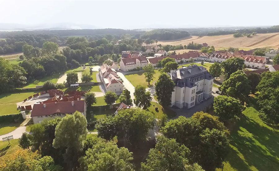 Luftbildaufnahme des Guts Kreisau/Krzyżowa