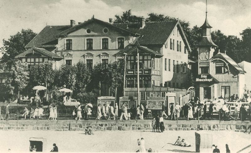 Fotografie einer Häuserzeile mit dem Atelier von Fritz Krauskopf