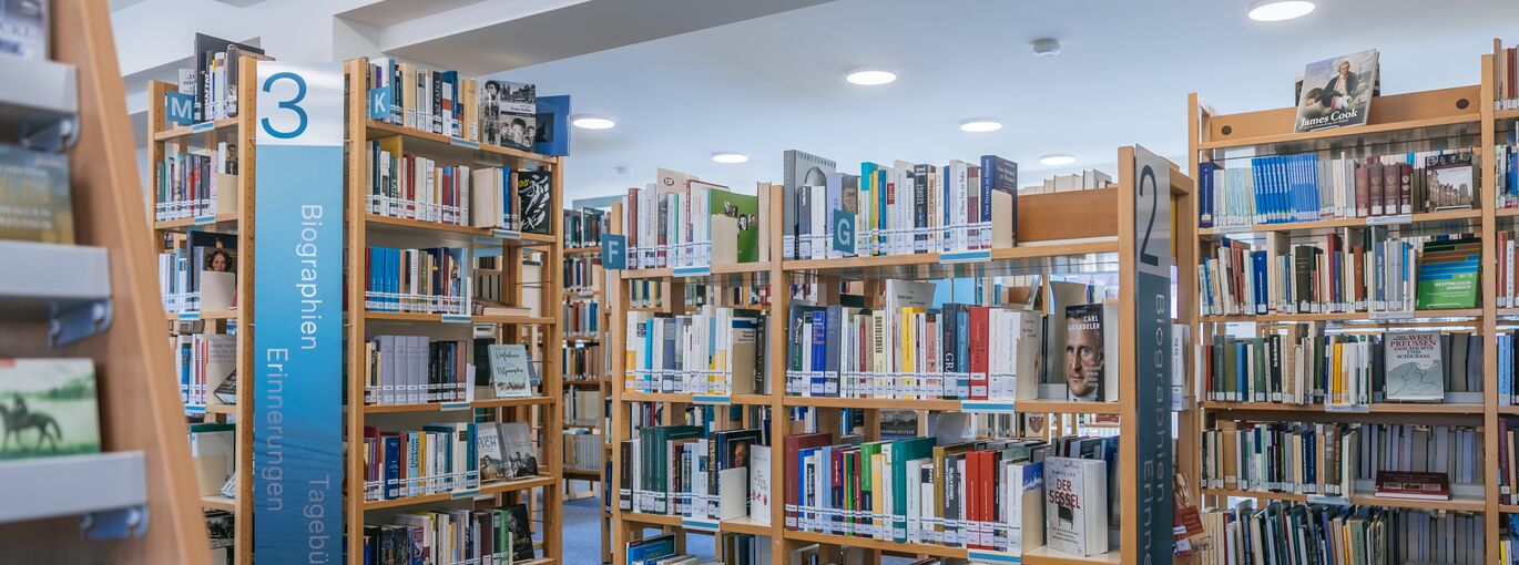 Die Bibliothek im 4. Stock des Hauses der Heimat