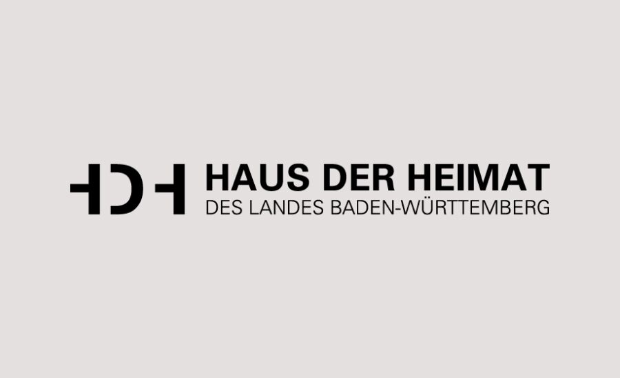 Logo des Hauses auf grauem Hintergrund