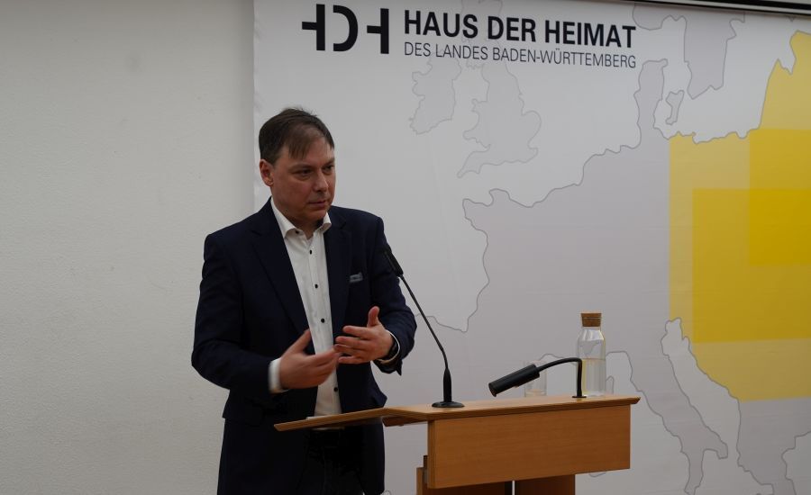 Robert Zurek hält seinen Vortrag