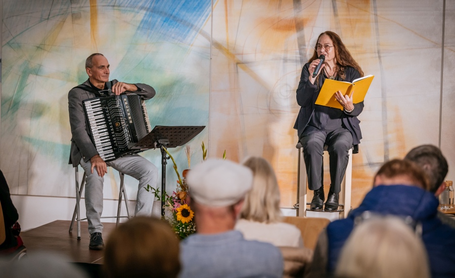 Barbara Stoll und Frank Eisele auf der Bühne